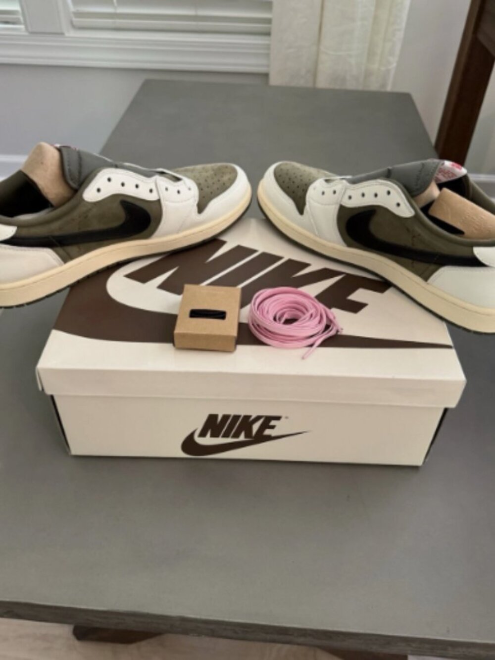 Nike Air Jordan 1 Low OG SP Travis Scott Medium Olive - Picture 3 of 4